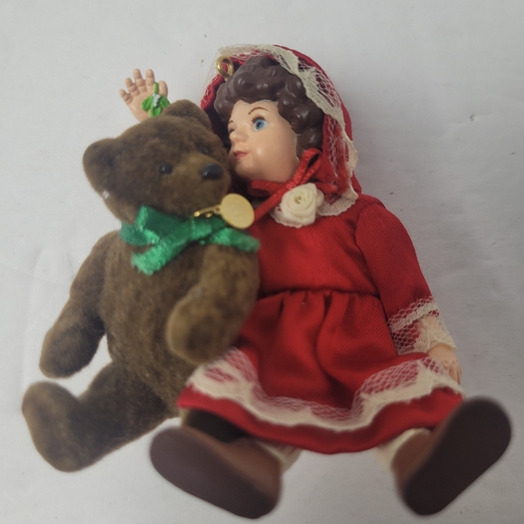 Ornament HALLMARK Victorian Style JULIANNE AND TEDDY BEAR 1993 Christmas Holiday - Picture 2 of 12